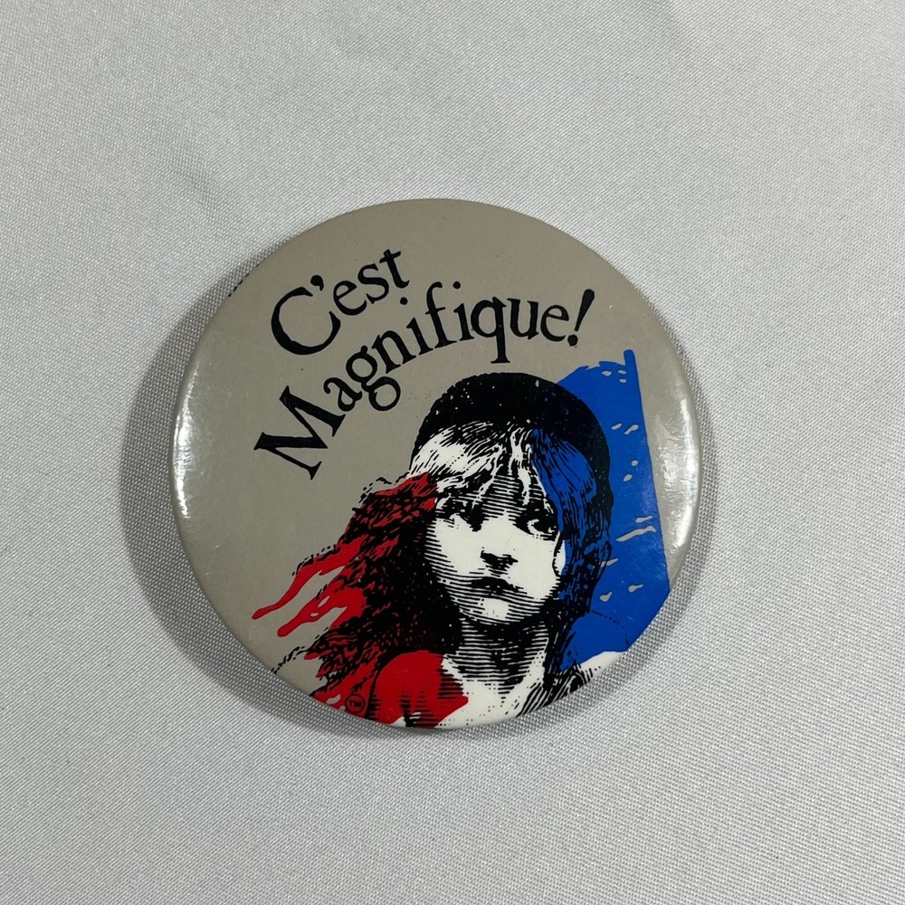 Les Miserables Cosette Vintage Pinback Button C'est Magnifique 1980s 2.25 Inch